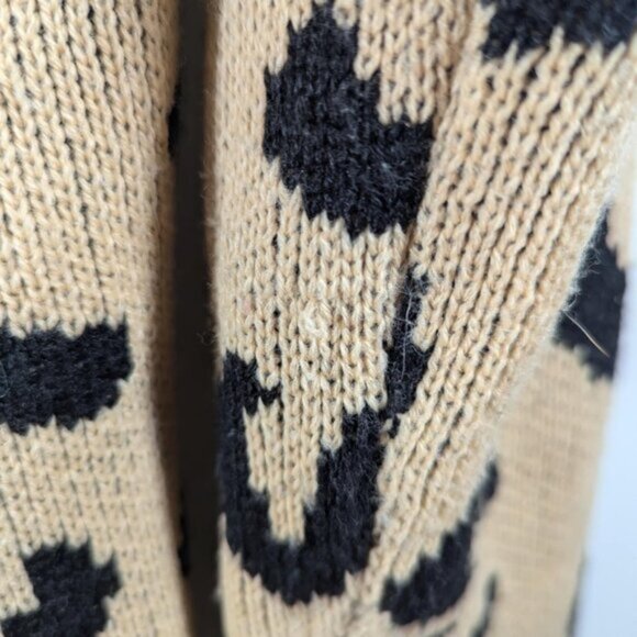 Cowl Neck Leopard Print button down heavy sweater Cheetah print size small - Picture 9 of 9